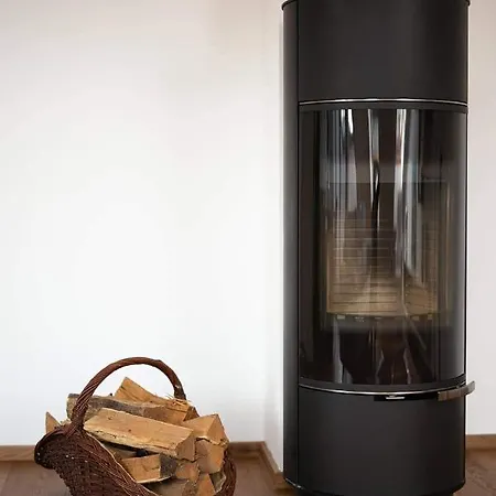 Bl - The Penthouse, 24hr Self Check-in, 2 Bedrooms, Fireplace, Ac, Panoramic View From Main Balcony, 3-minute Walk To Center * バンスカー・ビストリツァ