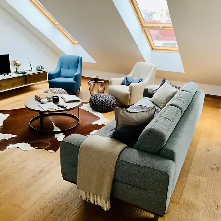 Apartmán Bl - The Penthouse, 24hr Self Check-in, 2 Bedrooms, Fireplace, Ac, Panoramic View From Main Balcony, 3-minute Walk To Center Banská Bystrica