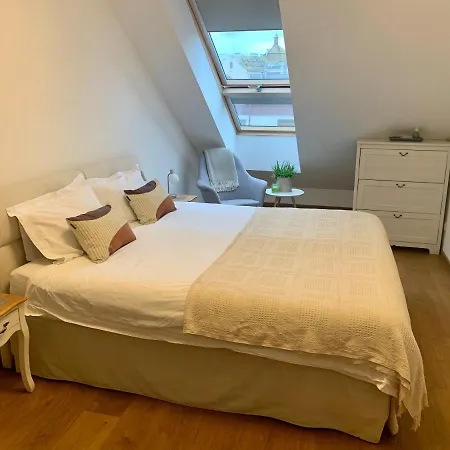 Bl - The Penthouse, 24hr Self Check-in, 2 Bedrooms, Fireplace, Ac, Panoramic View From Main Balcony, 3-minute Walk To Center