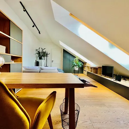 דירה Bl - The Penthouse, 24hr Self Check-in, 2 Bedrooms, Fireplace, Ac, Panoramic View From Main Balcony, 3-minute Walk To Center